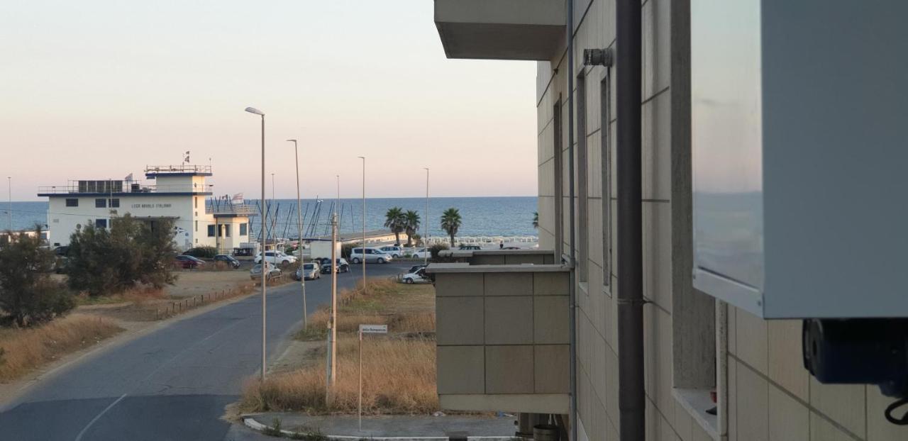 Appartamento Roma Casa Vacanza Sea House Rome 50 Metri Dal Mare Lido di Ostia Exterior photo